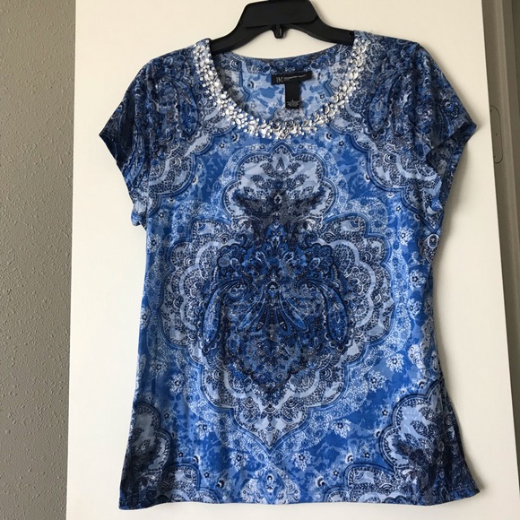 Tops - Women’s blouse